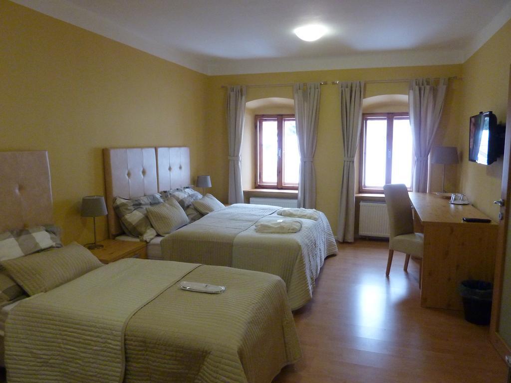 Apartments And Suites קרמניצה חדר תמונה