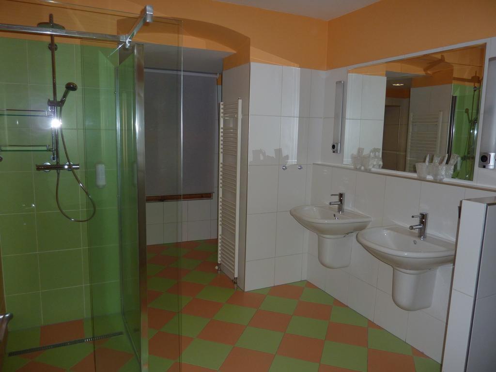 Apartments And Suites קרמניצה חדר תמונה