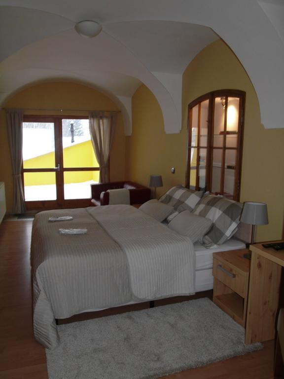 Apartments And Suites קרמניצה חדר תמונה
