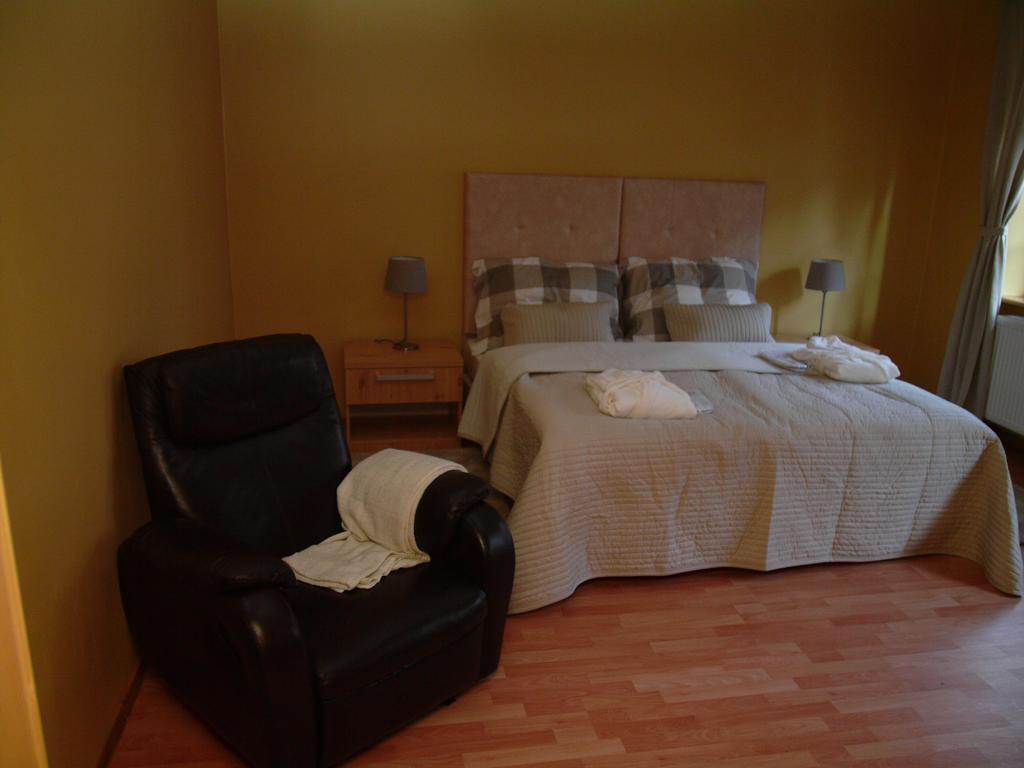 Apartments And Suites קרמניצה חדר תמונה